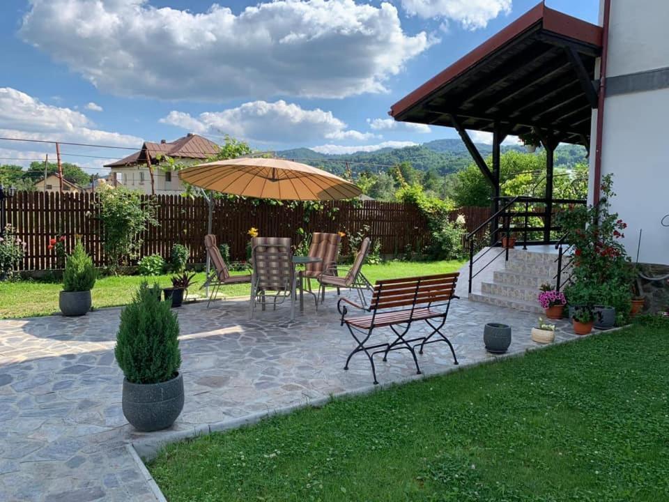 Hotel Pensiunea Xandra à Corbi Extérieur photo