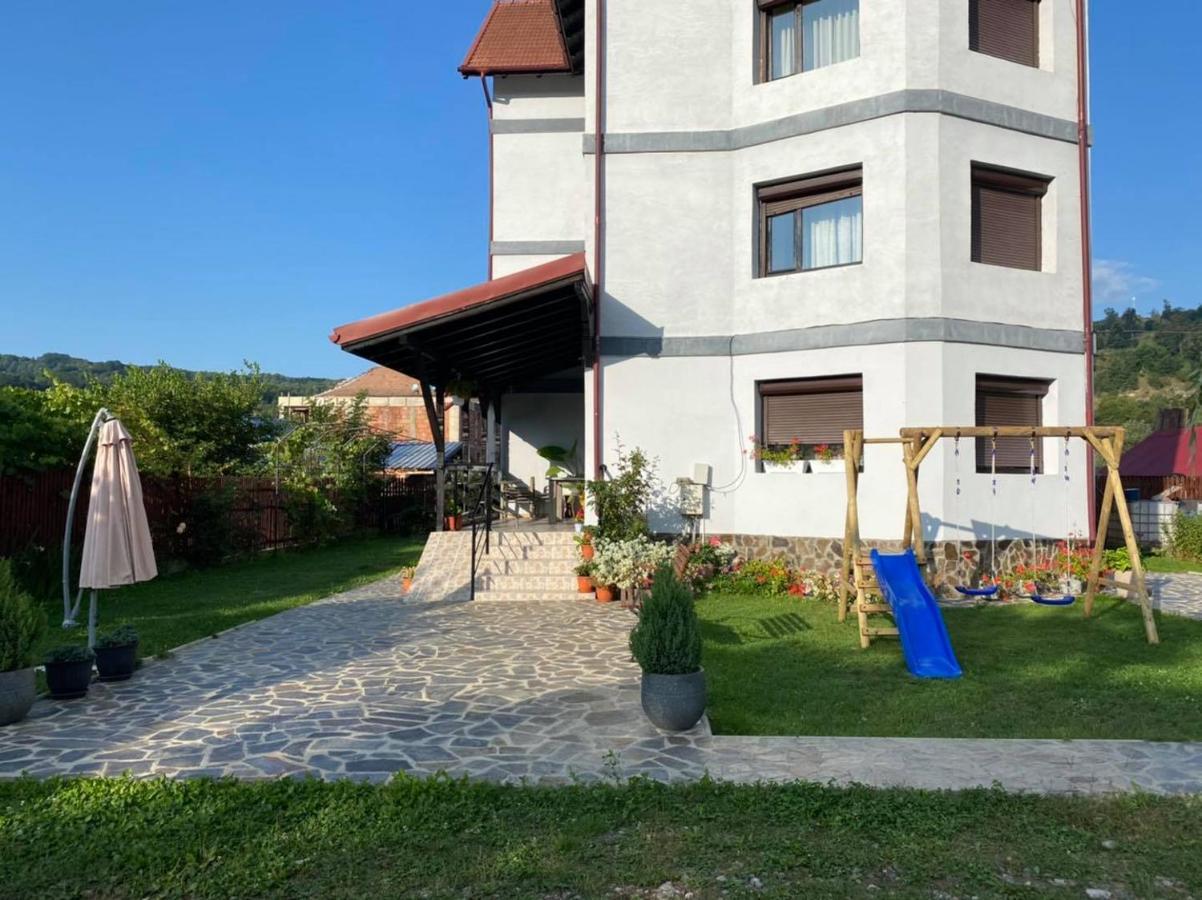 Hotel Pensiunea Xandra à Corbi Extérieur photo