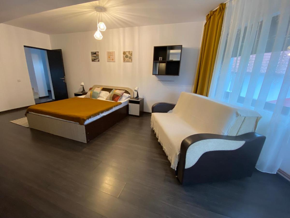 Hotel Pensiunea Xandra à Corbi Extérieur photo