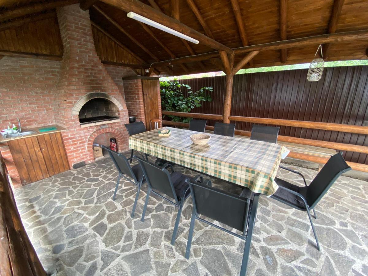 Hotel Pensiunea Xandra à Corbi Extérieur photo
